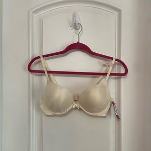 Ambrielle White lace bra
